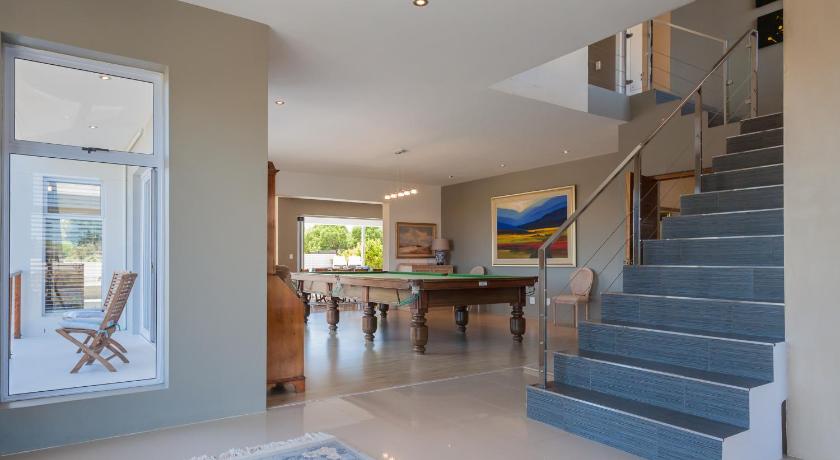 Greenways Drive Apartment photo