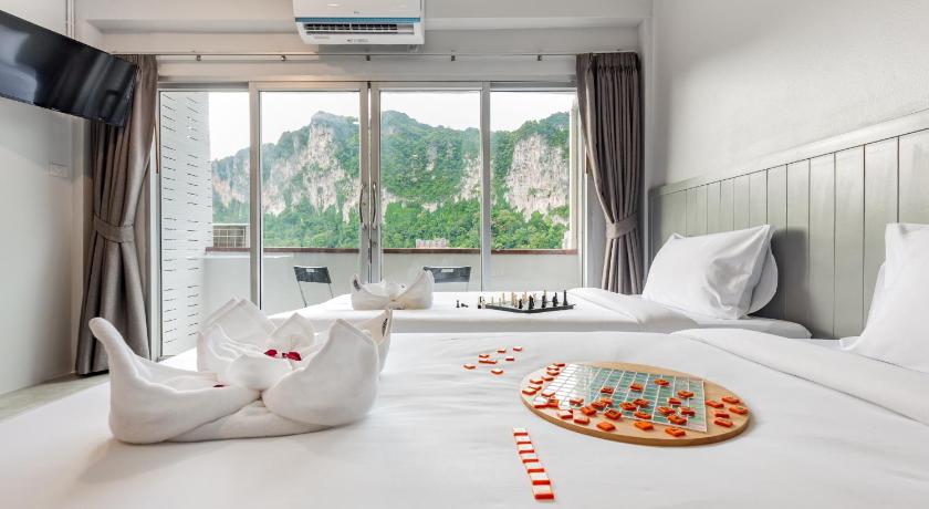 Image of Family Room 0