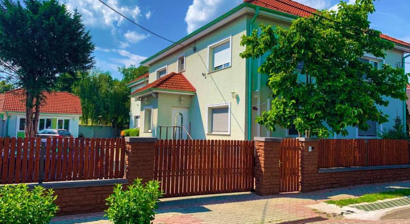 Airport Jazmin Guesthouse — Hotel in Budapest