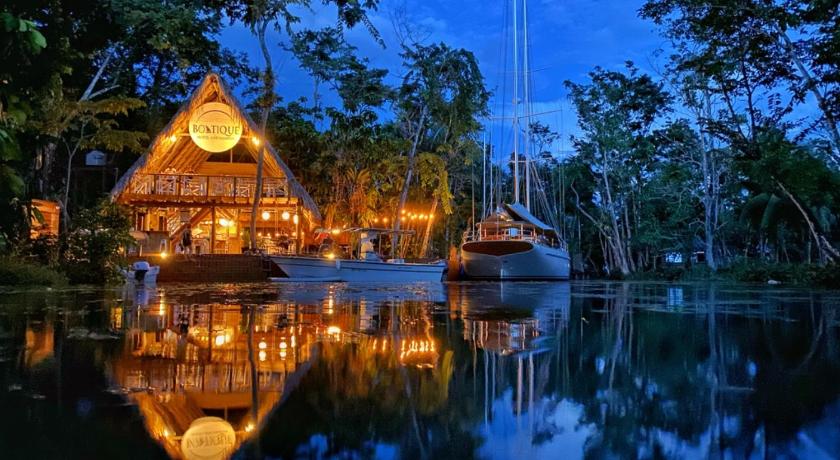 Boatique Hotel and Marina