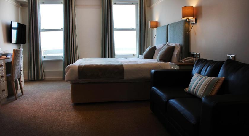Image of Premium Family Room with Restricted Coastal View 7