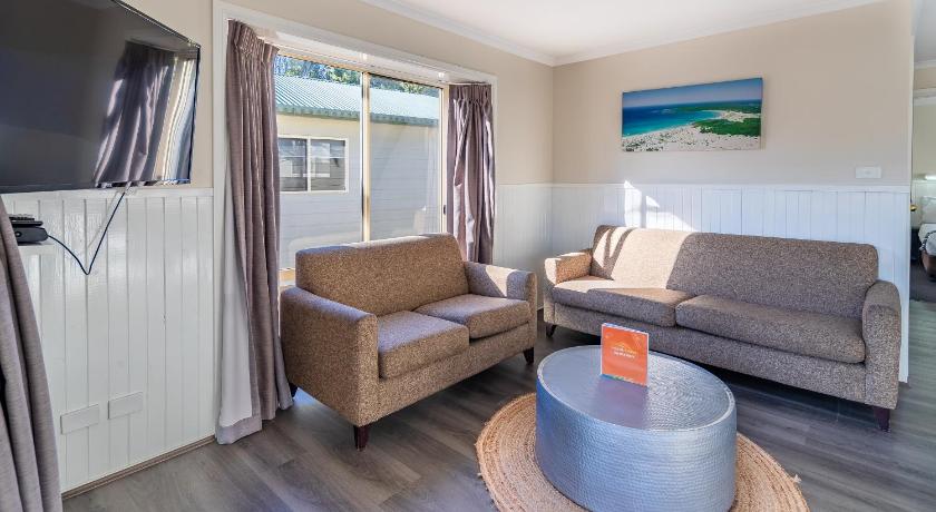 รูปของเคบิน 2 ห้องนอน พร้อมสปา (2-Bedroom Cabin with Spa) 8