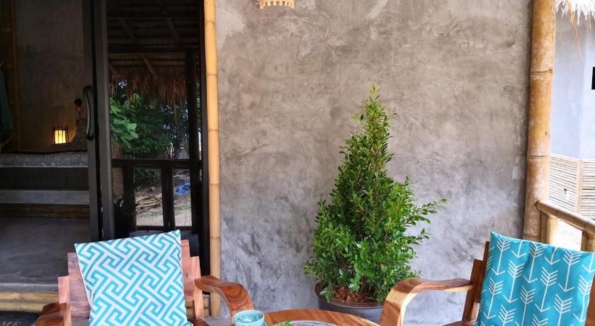Image of Beachfront Bungalow 14