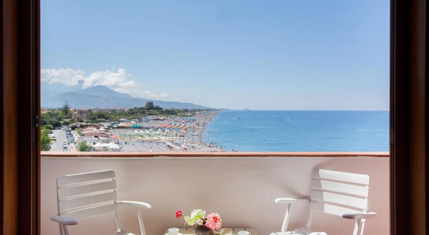 Grand Hotel De Rose photo