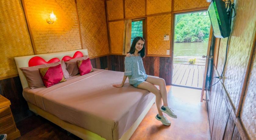 Image of Room On Raft 8