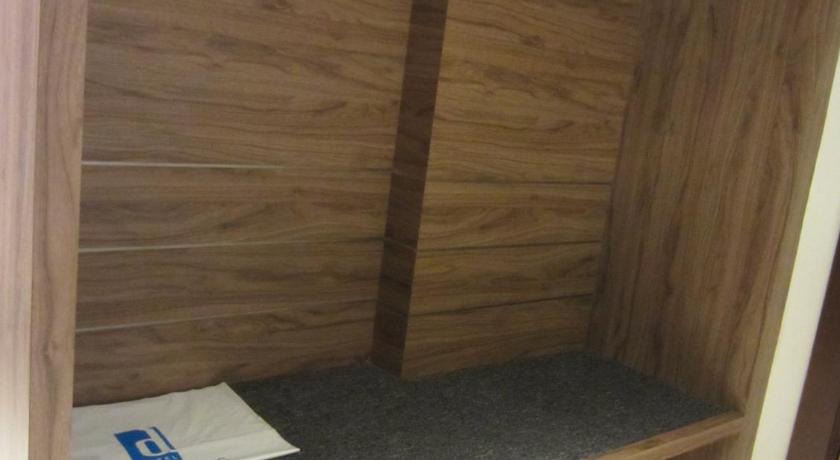 ゴペン Dhotel 3つ星 ホテル プール