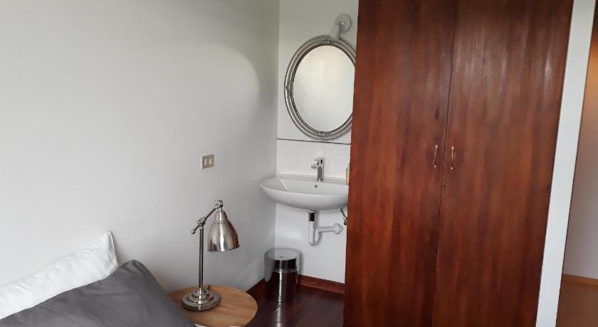 Image of Standard Double Room with Shared Bathroom 4