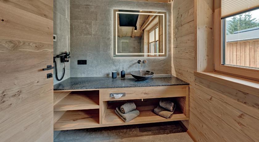Zugspitz Lodge photo