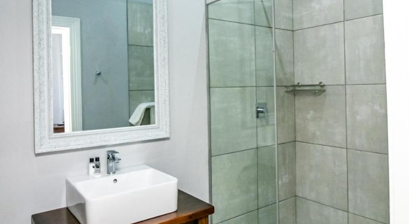 Victorian Square Guesthouse photo