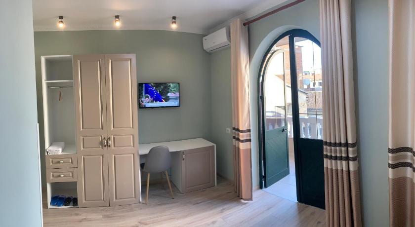 BELUX HOTEL photo