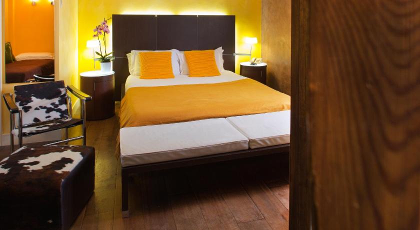 Image of Superior Triple Queen Room 3