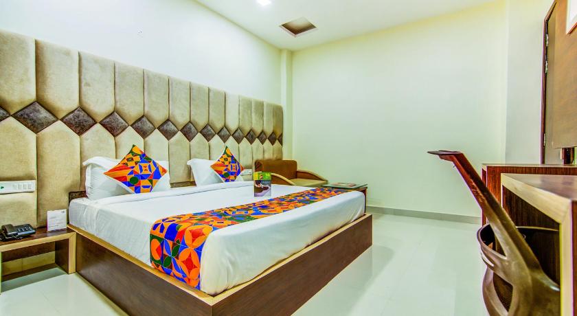 FabHotel Nayyar Inn