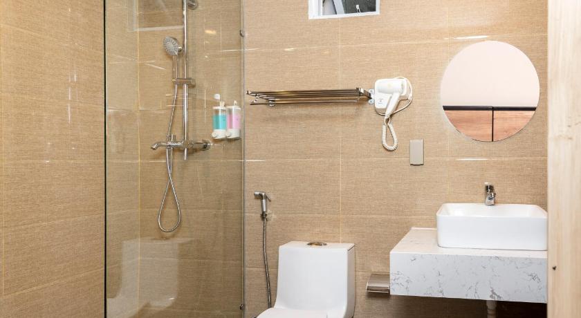 Golden Lotus Central Hotel photo