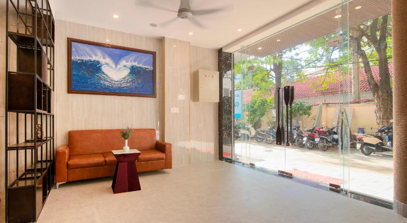 Golden Lotus Central Hotel - image 6