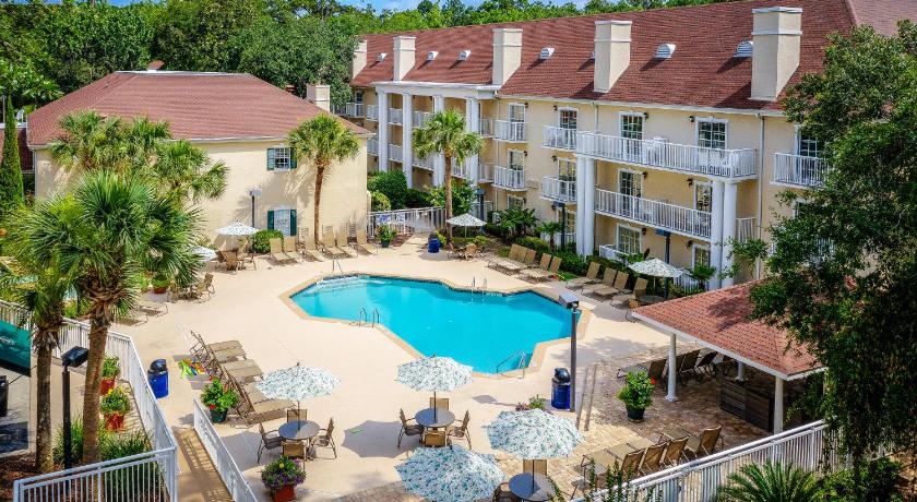 Palmera Inn & Suites photo