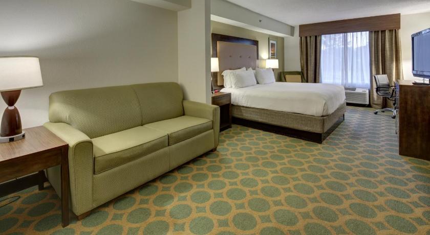 Holiday Inn Express Hotel & Suites Emporia