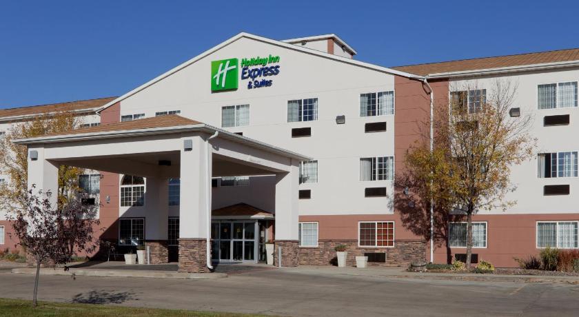 Holiday Inn Express Hotel & Suites Pierre-Fort Pierre photo