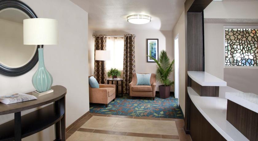 Candlewood Suites Grand Prairie - Arlington