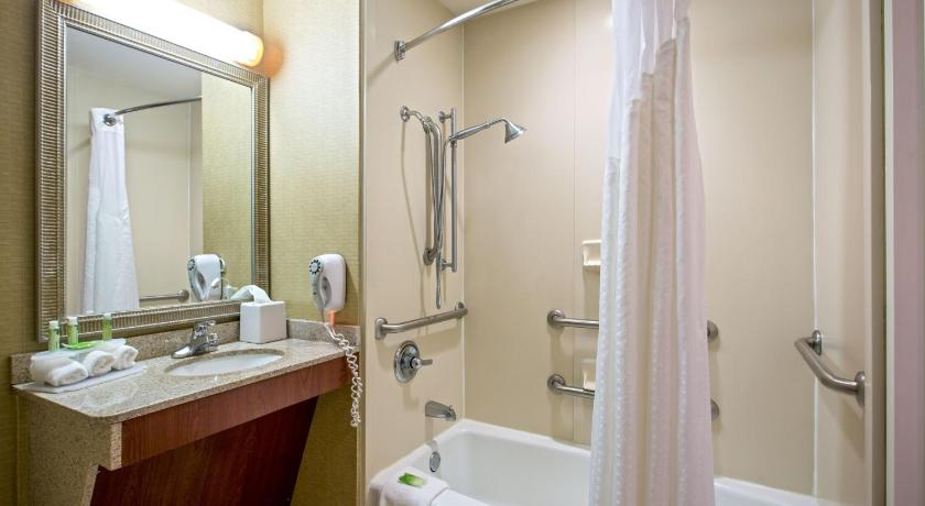 Holiday Inn Express Hotel & Suites Jackson - Flowood