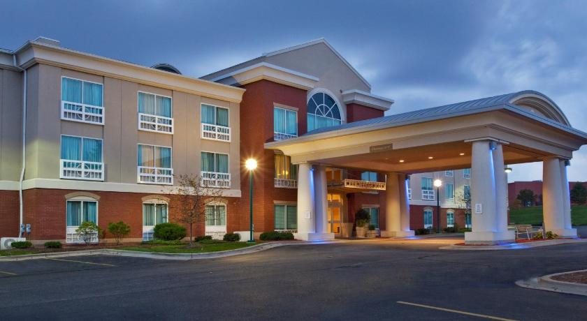 Holiday Inn Express Hotel & Suites Grand Rapids-North