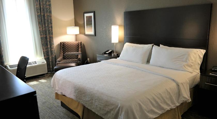 Holiday Inn Express Fredericksburg - Southpoint