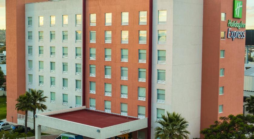 Holiday Inn Express & Suites Guadalajara Aeropuerto photo