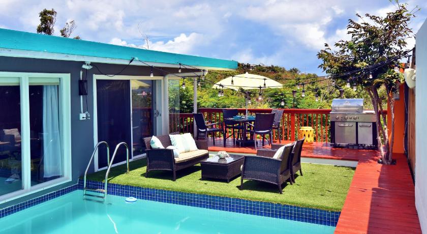 Romantic Ocean View Villa with Private Pool VI — Hotel in Red Hook