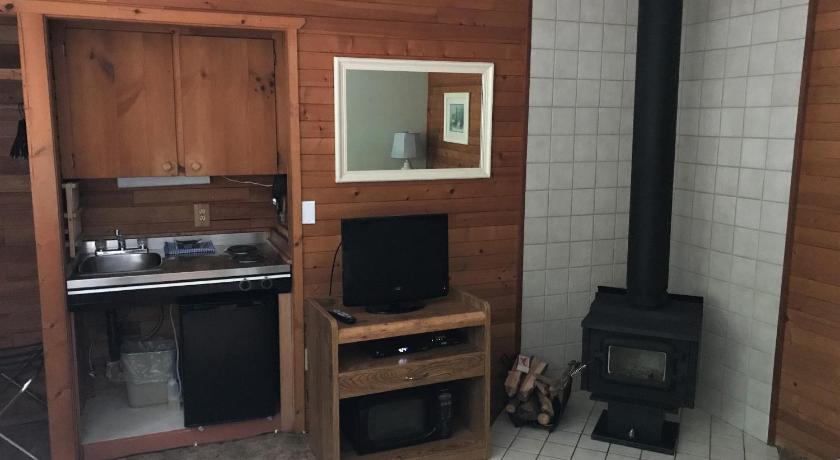 Driftwood Village Resort photo