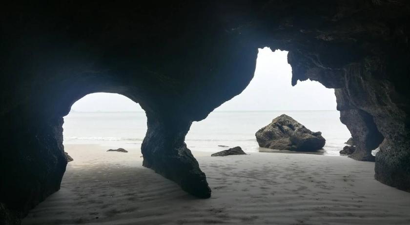 Cashew Nut Bungalow, Ko Mook photo
