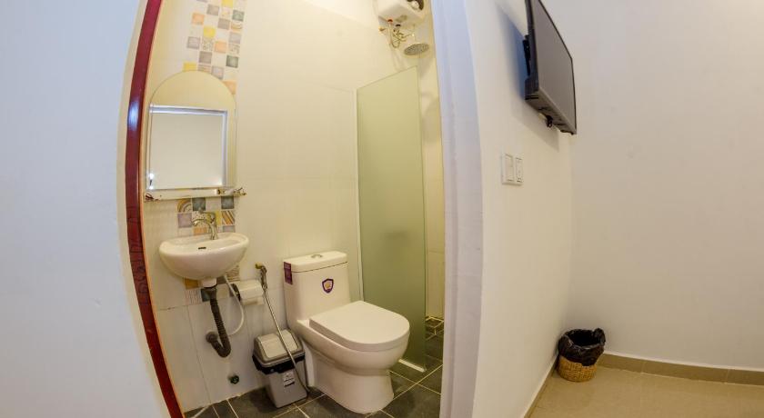 Image of Deluxe Double Balcony Pool View 2