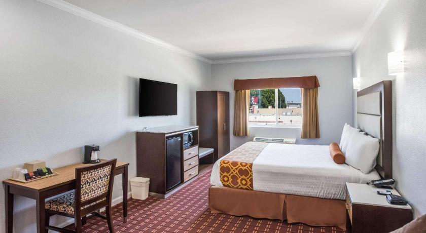 Rodeway Inn & Suites Pasadena