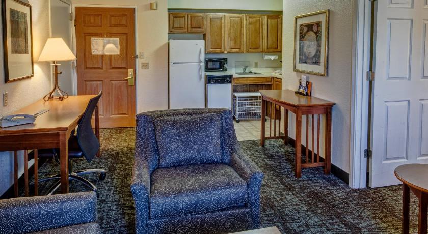 Staybridge Suites Denver - Cherry Creek