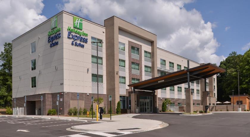 Holiday Inn Express & Suites Charlotte - Ballantyne