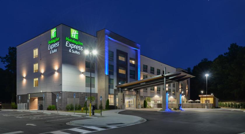 Holiday Inn Express & Suites Charlotte - Ballantyne