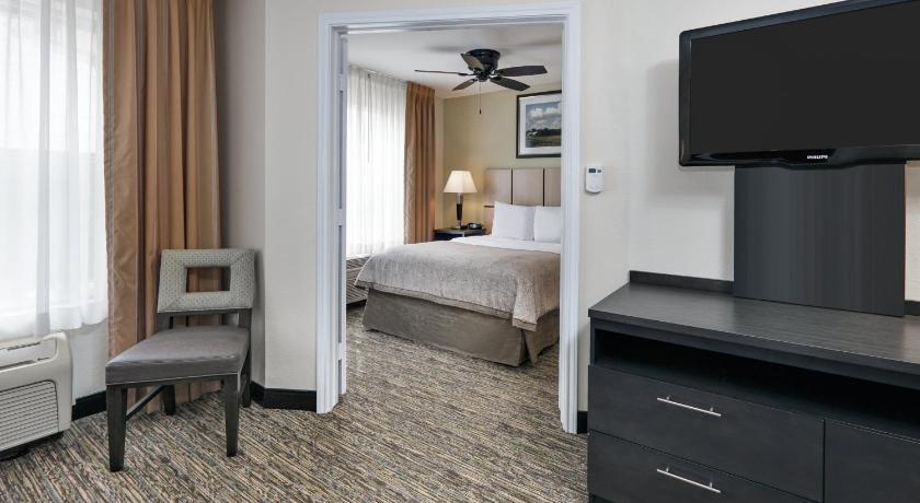 Candlewood Suites Dallas Market Cntr-Love Field