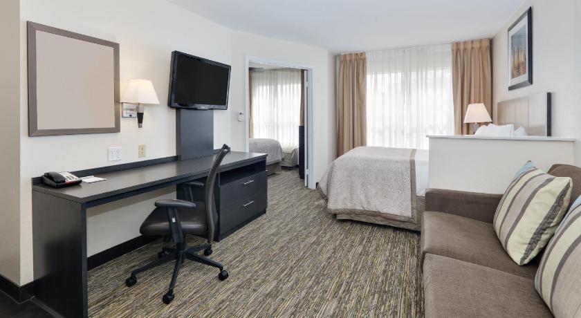 Candlewood Suites Dallas Market Cntr-Love Field