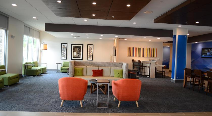 Holiday Inn Express & Suites Charlotte NE - University Area photo