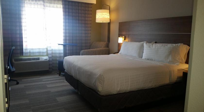 Holiday Inn Express & Suites - Fort Mill