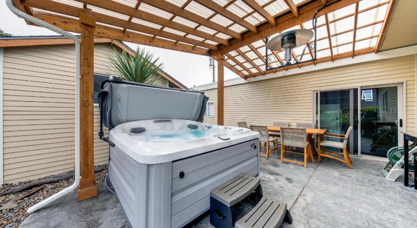 Wecoma Beach Retreat photo