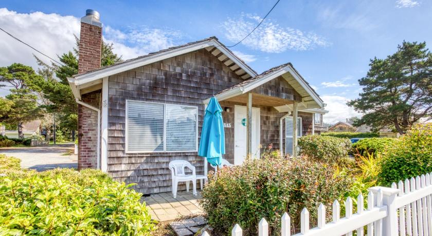 Beaches Inn | Buccaneer Bay Bungalow photo