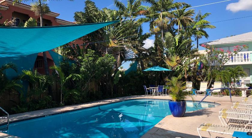 Cheston House - Clothing Optional All Male Guesthouse photo