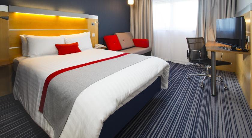 Holiday Inn Express London - Epsom Downs