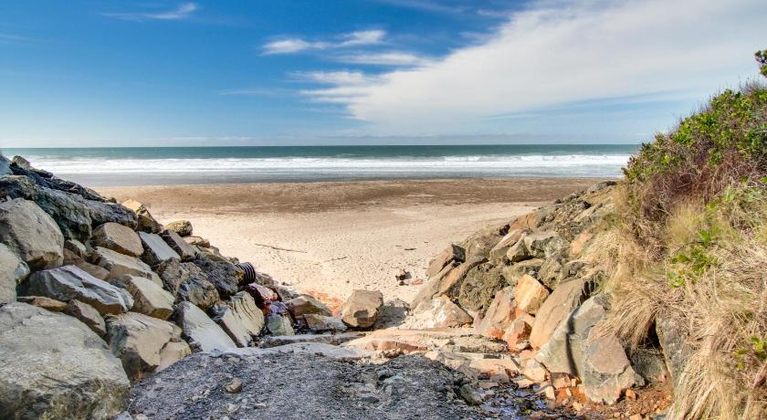 4 Sisters Beach Getaway photo