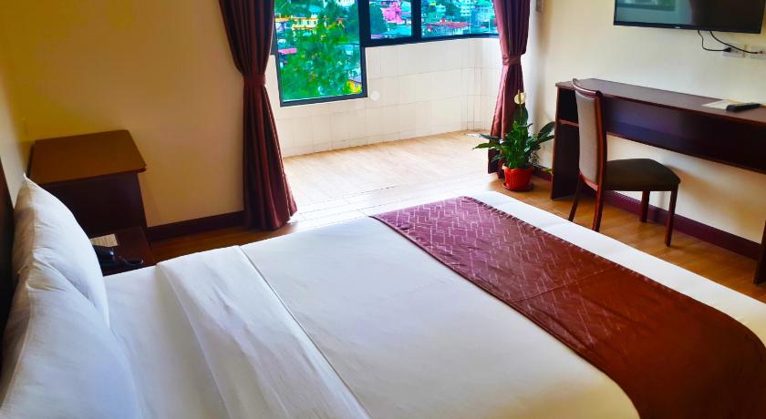 Image of Standard Queen Room 5