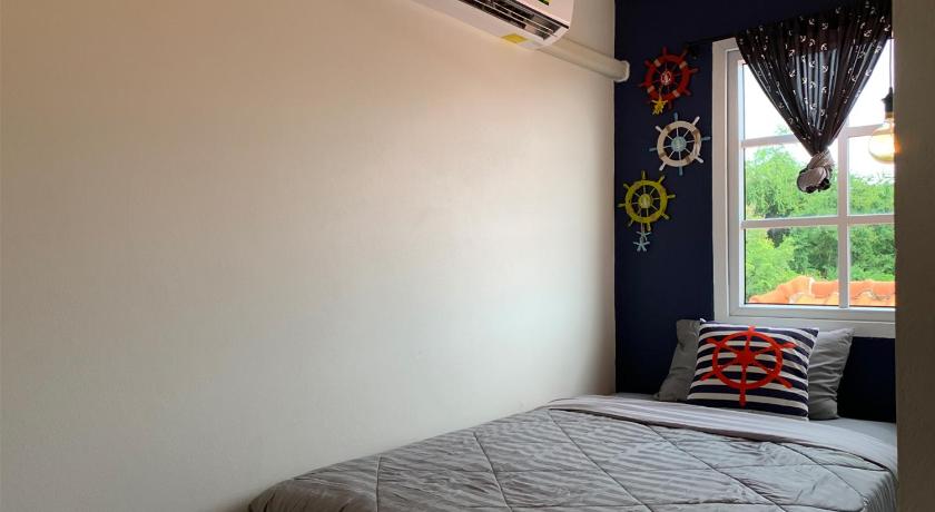 Image of Small Single Room 10
