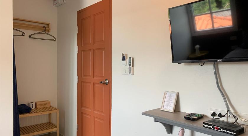 Image of Small Single Room 13