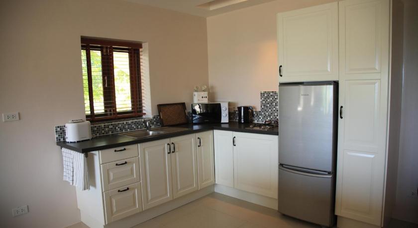 Image of Luxury One-Bedroom Apartment 1
