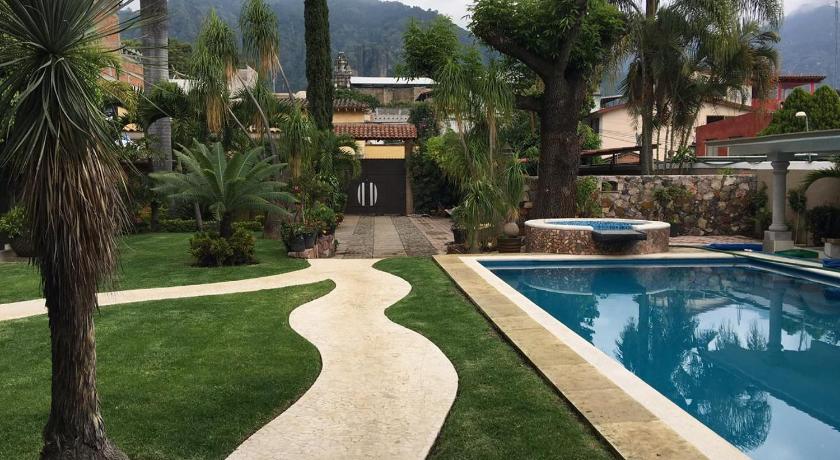 Hotel Concierge Flor y Canto — Hotel in Tepoztlan