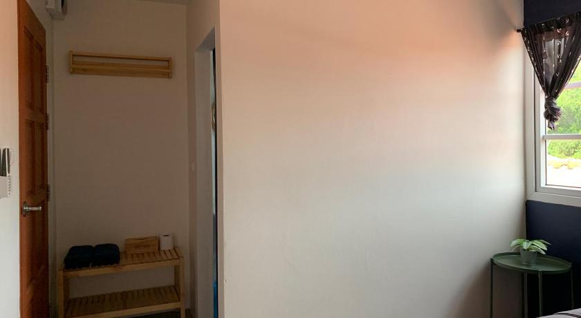 Image of Small Single Room 17