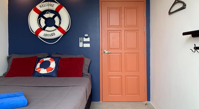 Image of Small Single Room 6